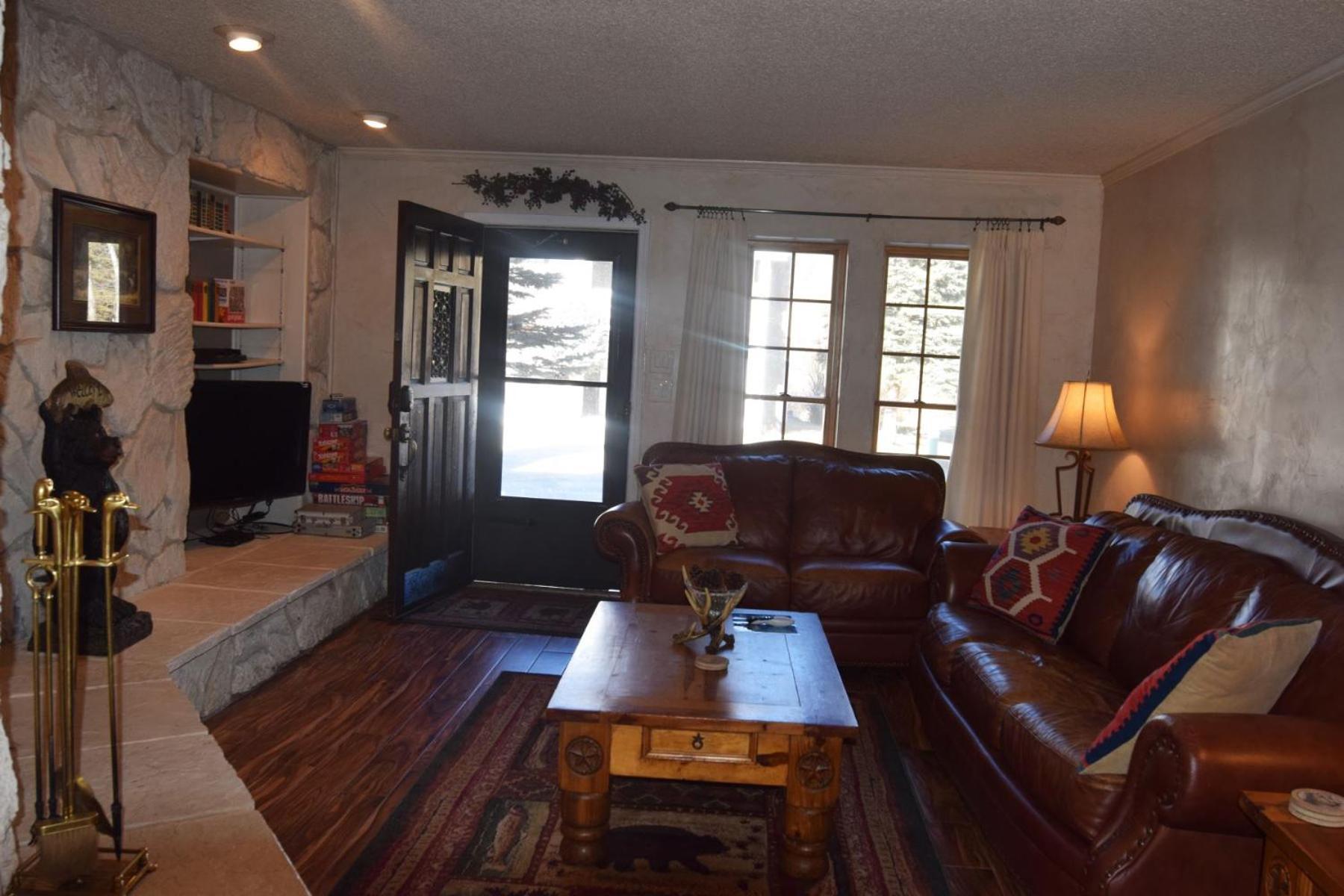 Claim Jumper Townhouse 16 - On The River - Across From The Fishing Ponds - In Town - Near The Ski Area - Fireplace - Wifi - Sate Ред Ривър Екстериор снимка